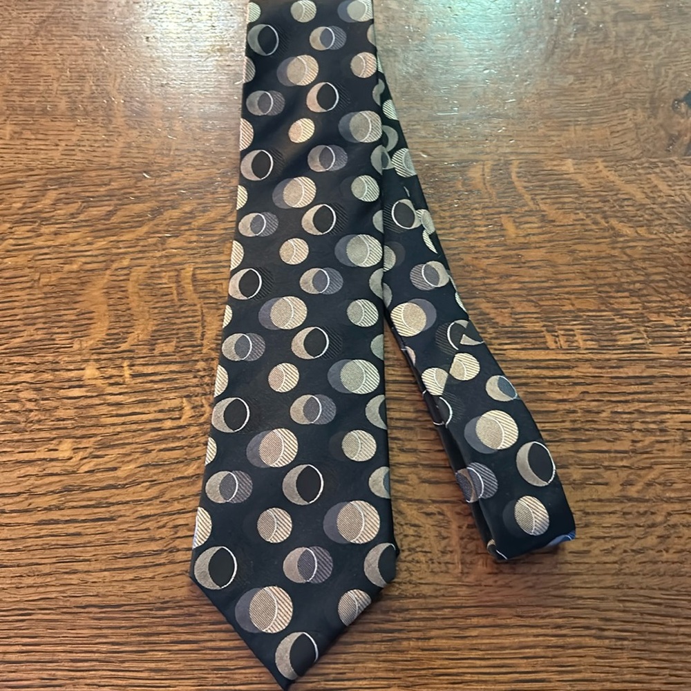 Van Heusen Black and brown tie